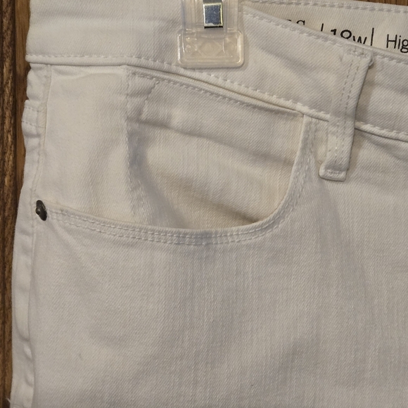 Talbots Women's 18 Eggshell White High Waist Jegging Crop 5 Pockets Modern Chic - Picture 4 of 16